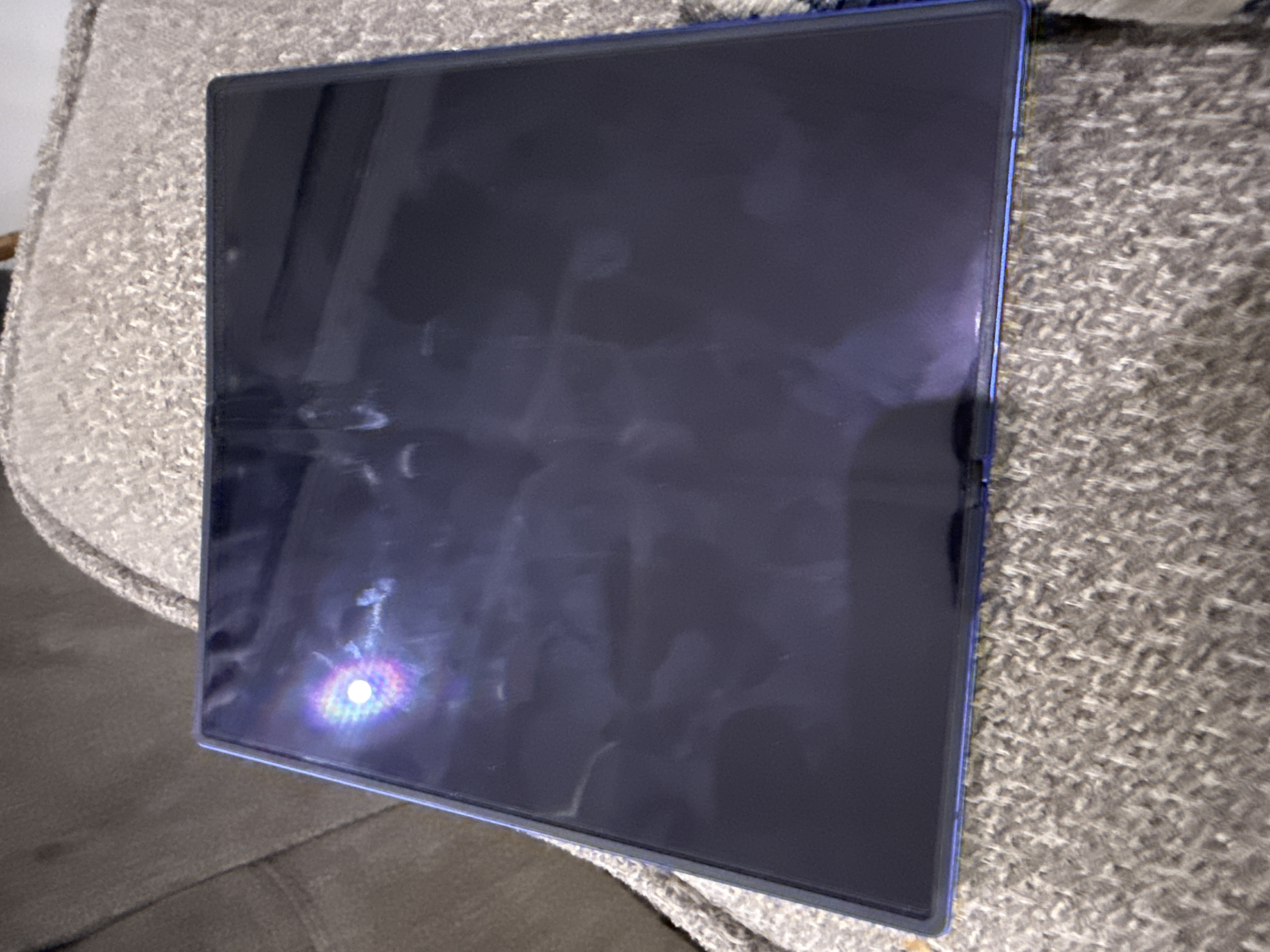 جهاز لوحي (تابلت) بحالة ممتازة - لون أزرق داكن